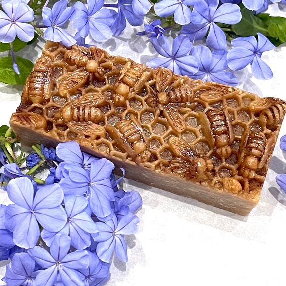 Bee Therapy Soaps ( Bundle of 5 soaps as described below) - Picture 2 of 5